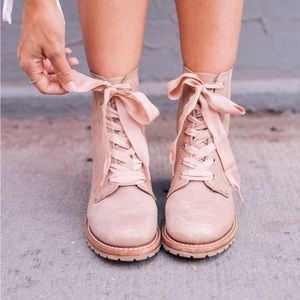 Gal Meets Glam x Frye Sabrina Boots in Blush 9